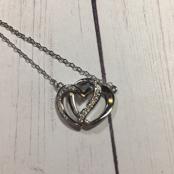 925 Sterling Silver Interlocking Hearts w/ crystal - Picture 7 of 8